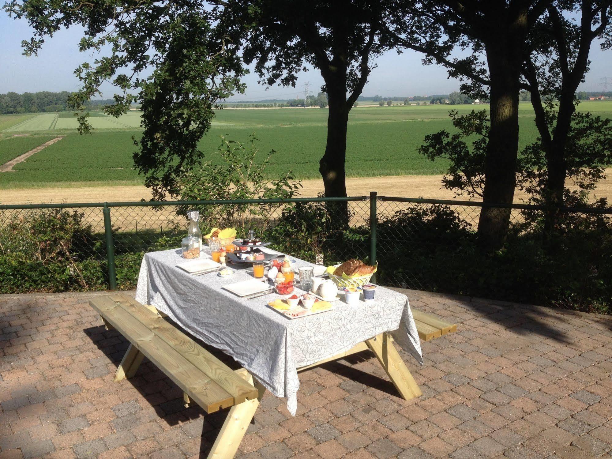 B&B Op De Brabantse Wal Halsteren Exteriér fotografie